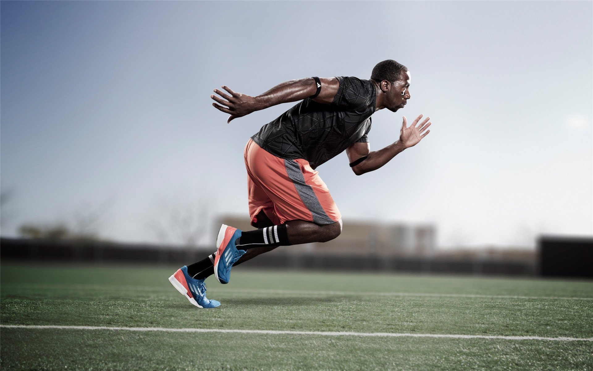 基耶萨进攻端无人可挡，拜仁轻取希腊展现统治力