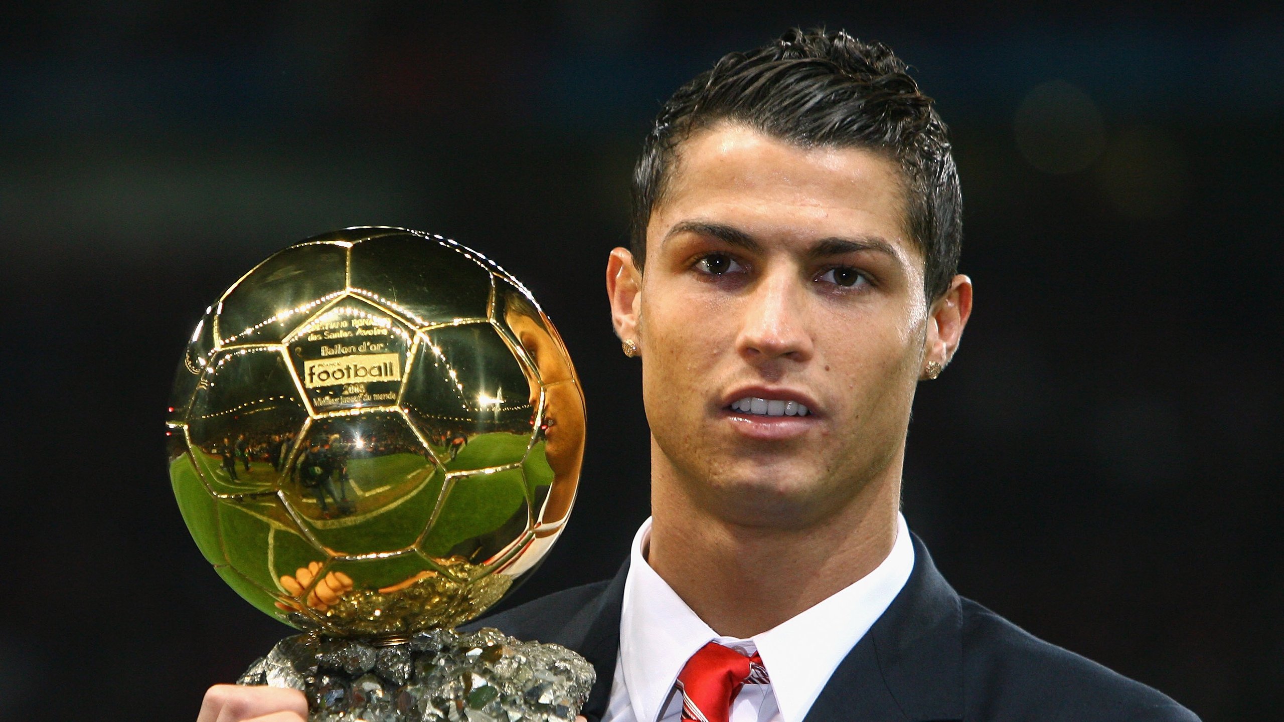 欧冠决赛焦点战，马赛强行终结多特蒙德，黑马奇迹震撼欧洲