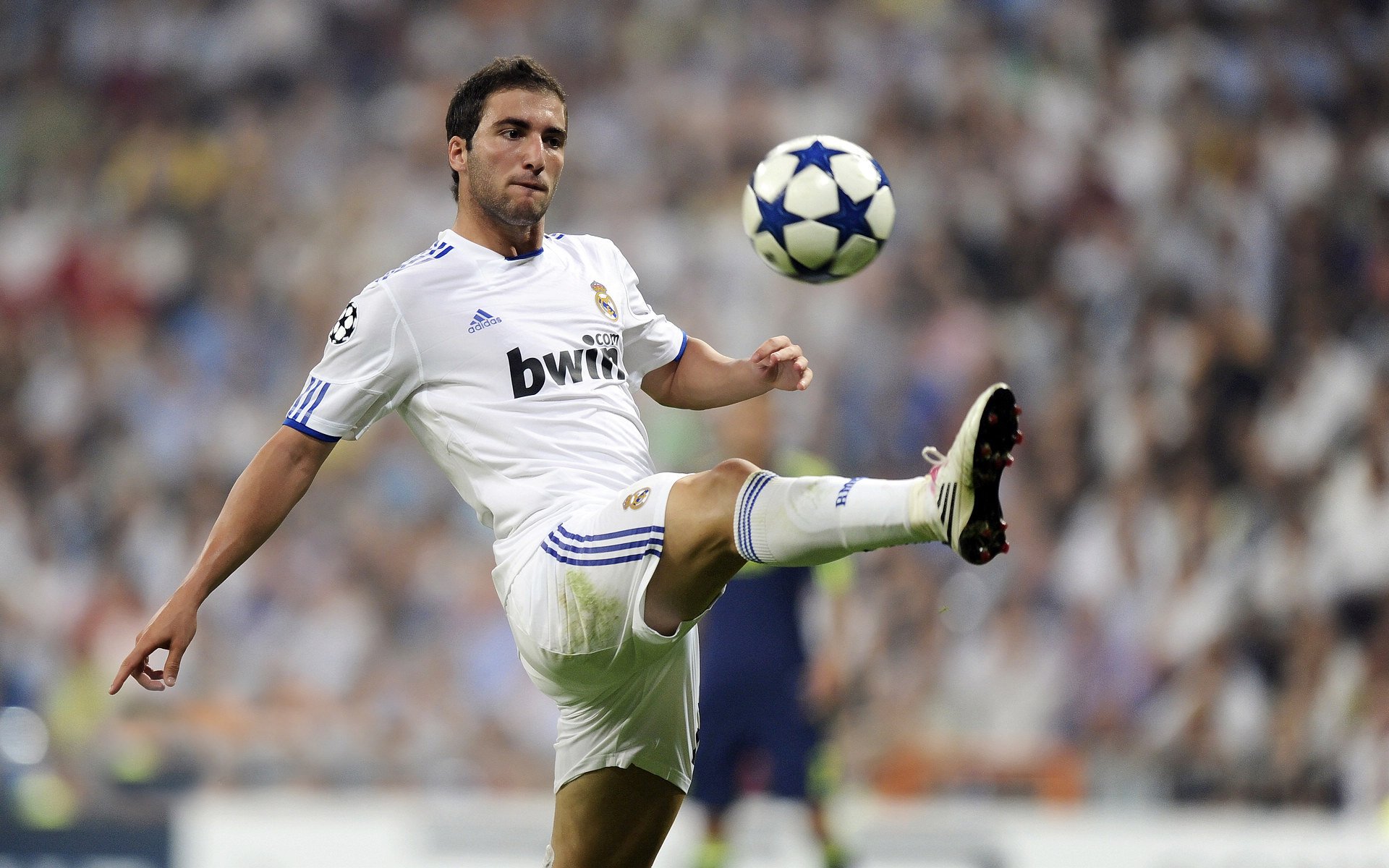 保罗掌控全局，新疆铁壁封锁尼克斯—当比赛提前失去悬念