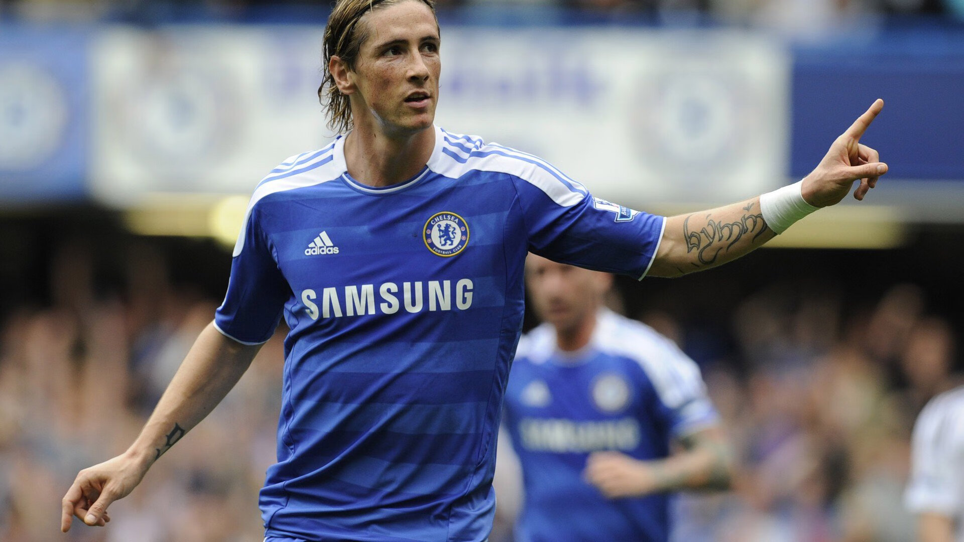 米兰体育下载-赛道上的逆袭，勒克莱尔关键制胜，雷诺车队完胜梅赛德斯